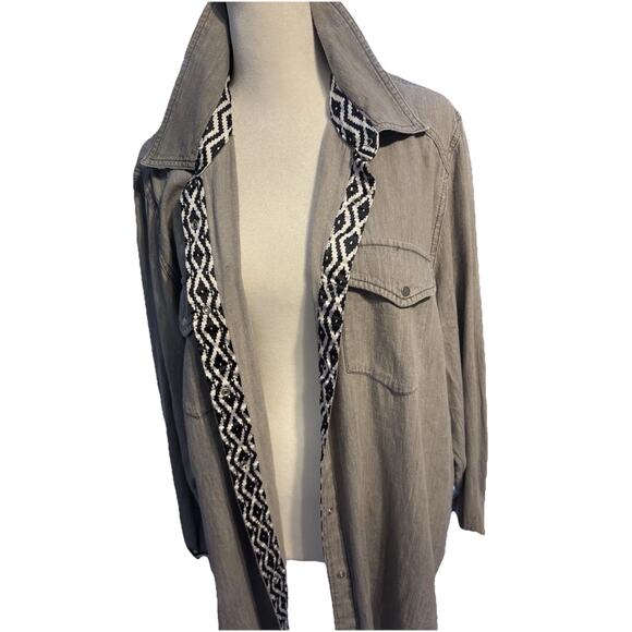 Jones New York Jeans Women’s Grey Snap Top With Silky Fabric Accents 1x - Picture 2 of 9